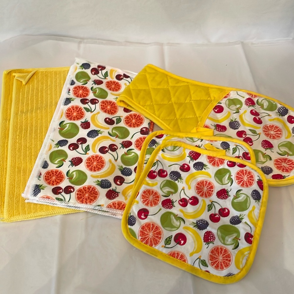 Smart home 7pcs kitchen set‎ yellow with fruits towels and pot holders